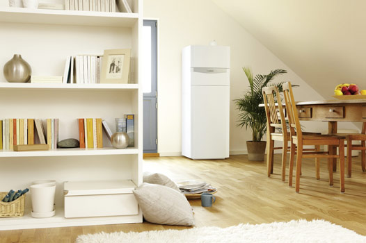 Komplett: Das System Auro-Compact eignet sich perfekt für die Aufstellung in Wohnräumen, das Zubehör für Heizung und Solaranlage ist komplett integriert.